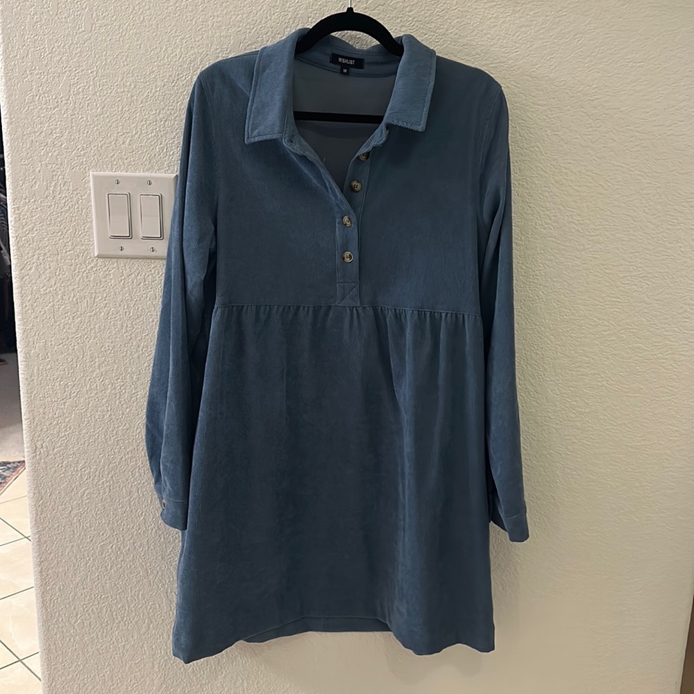 Corduroy long sleeve dress. Runs LARGE. Great for maternity